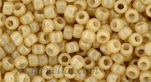 Toho biseris  8/0 TR-08-YPS0067 HYBRID ColorTrends: Milky - Spicy Mustard