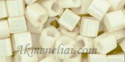 Toho biseris  4mm Cube TC-04-122 Opaque-Lustered Navajo White