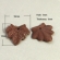 Lapelis akrilinis rudas 15x16mm 