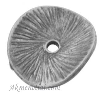 Karoliukas sidabro spalvos 9.5mm.pakuotė 10vnt.