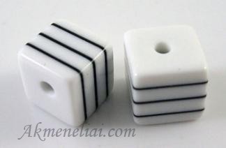 Karoliukas kubas balta-juoda dryžuotas 8x8mm