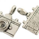 Pakabukas Fotoaparatas sidabro spalvos 21x11mm
