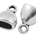 Antgalis odelem, virvelem, kaspinam, sidabro spalvos 13x10mm